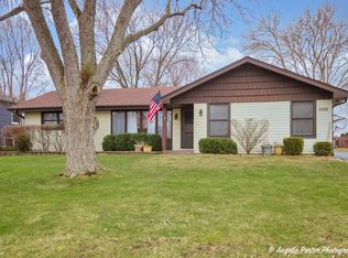 2309 Briar Ln, Lindenhurst, IL 60046