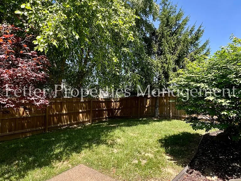 4595 Miranda Dr — Photo 24