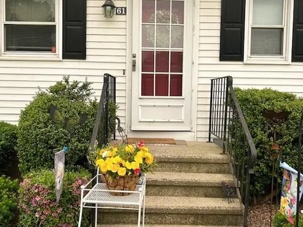 61 Commodore Commons #61, Derby, CT 06418