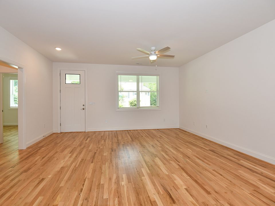 1st image of 1739 Crest Rd