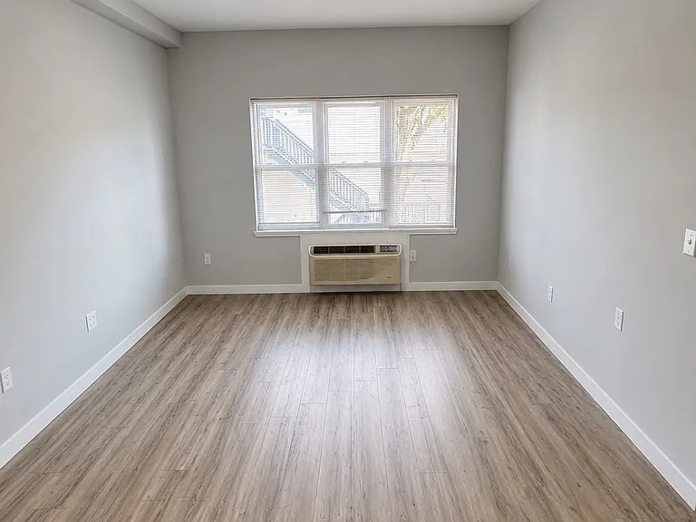 145 Hamilton Ave — Photo 7