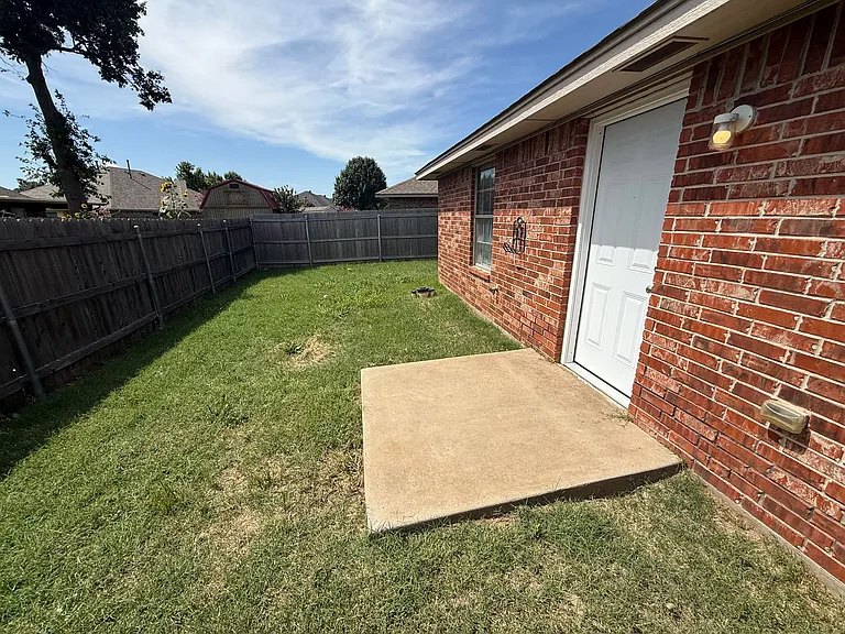 15100 Kyle Dr #B — Photo 16