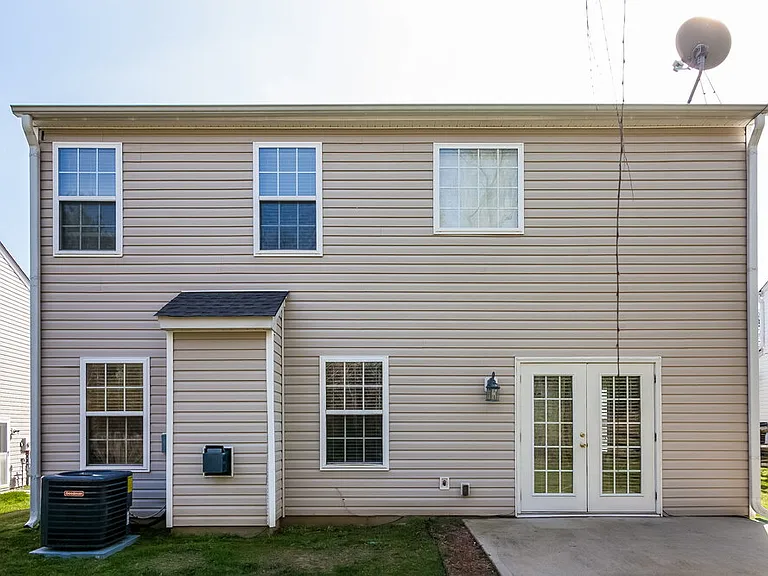 10619 Haddington Dr — Photo 16