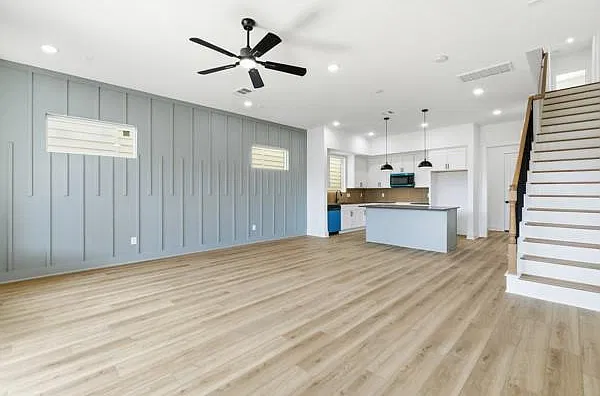 3 bed, 3.5 bath, 2092 sqft, $2,450 — Photo 4