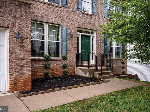 3rd image of 294 Parker Pl