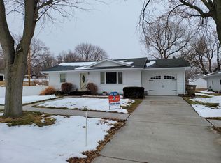 820 Seneca St, Boelus, NE 68820