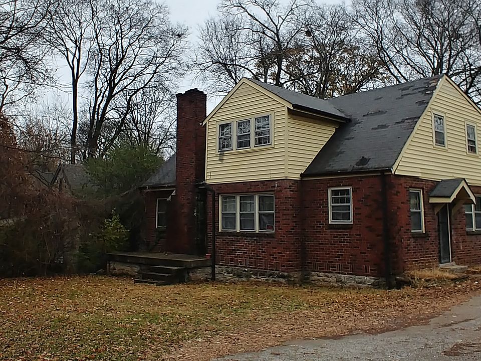 2nd image of 921 Carolyn Ave