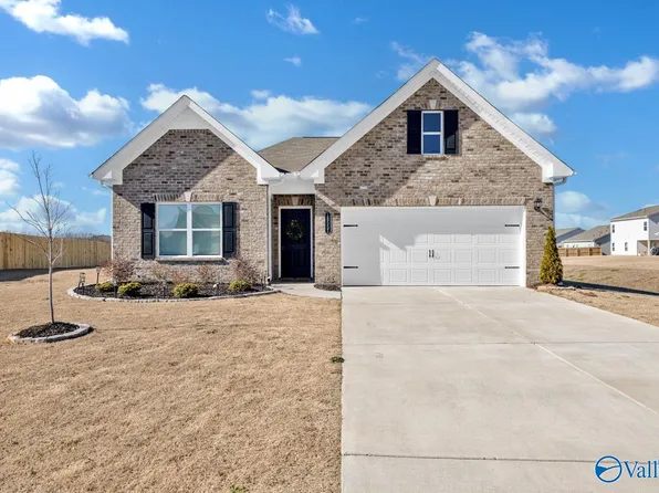 18557 Oxbow Ln, Athens, AL 35613