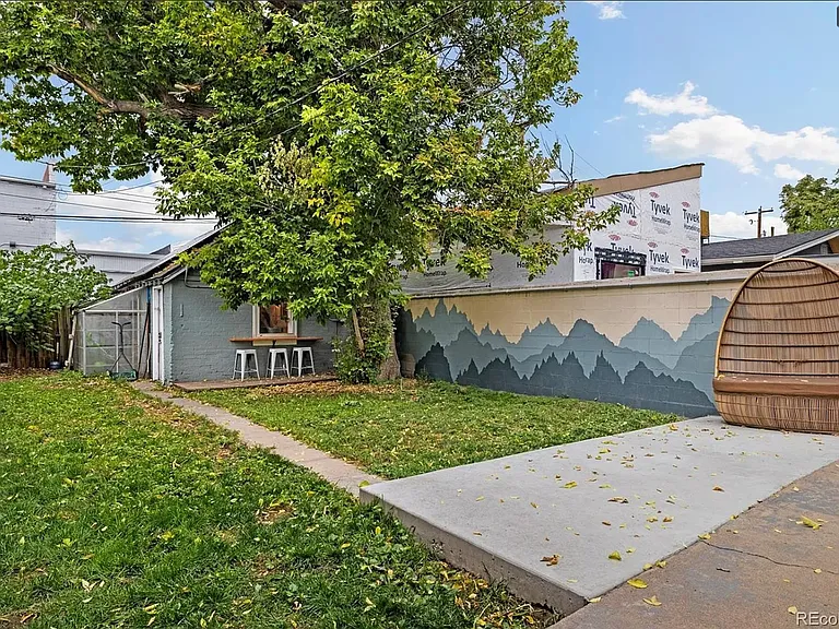 845 Mariposa St — Photo 17