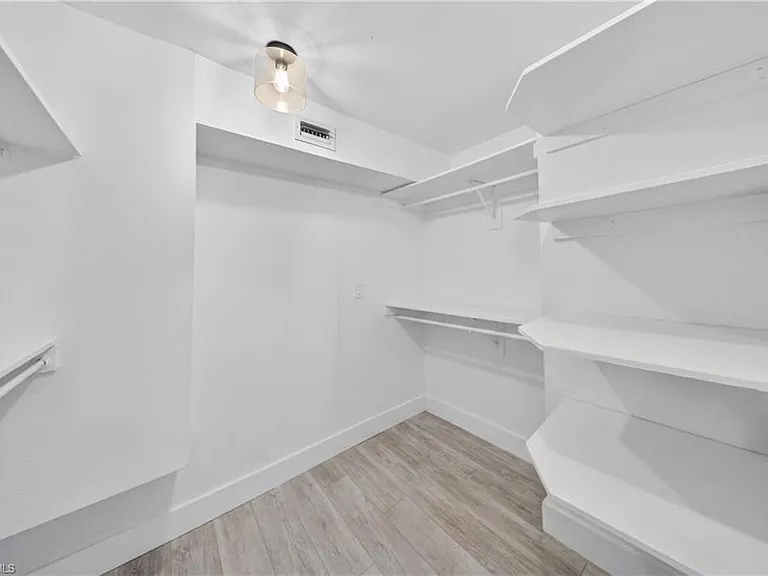 5191 Coral Wood Dr — Photo 23
