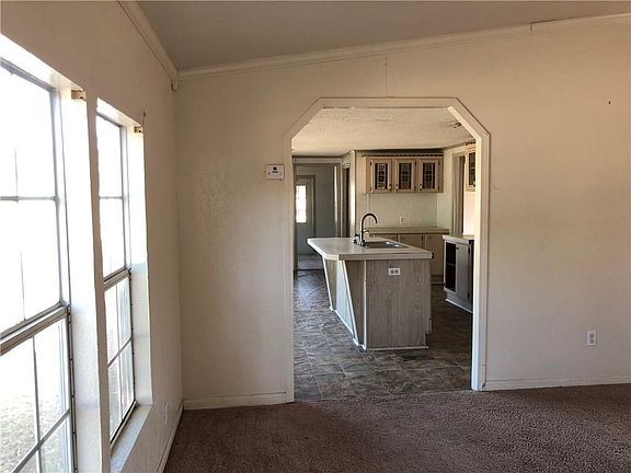 3rd image of 386 Slawson Ln