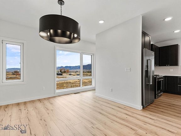 5th image of 3076 S 31st Ave