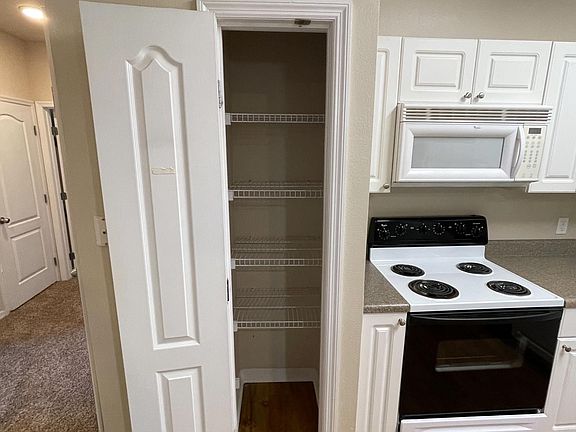 3rd image of 1410 Villa Capri Cir APT 202