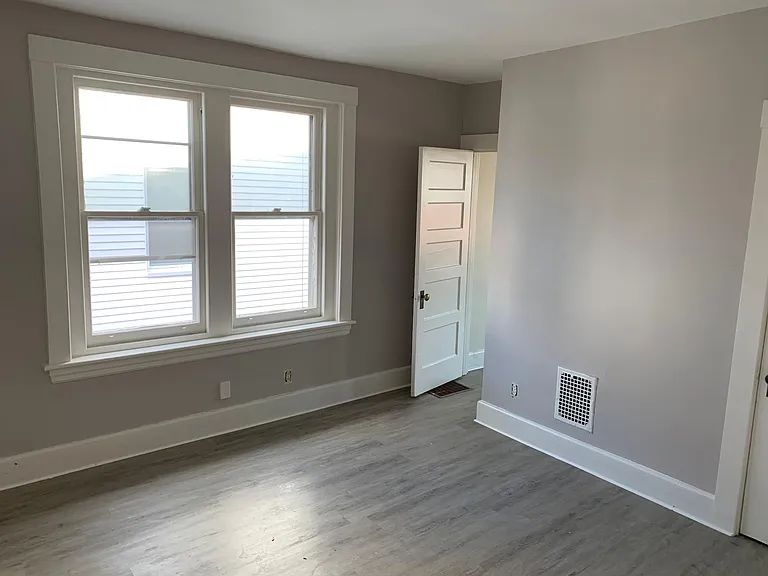 209 S 17th St #2 — Photo 4