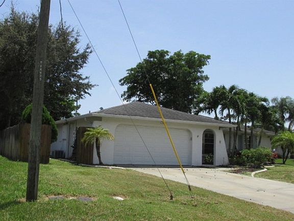 3rd image of 2118 SE 9th Ter