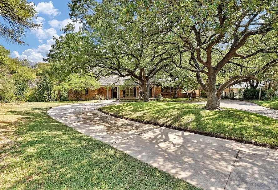 9584 Ash Creek Drive, Dallas, TX 75228 - 1 — Photo 2