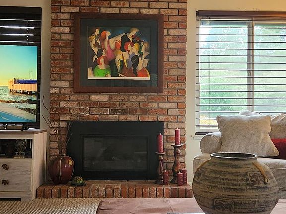 4th image of 6 Woodgreen Street