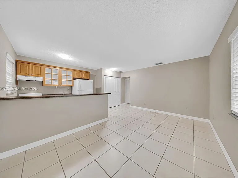 9751 Wayne Ave #6 — Photo 1