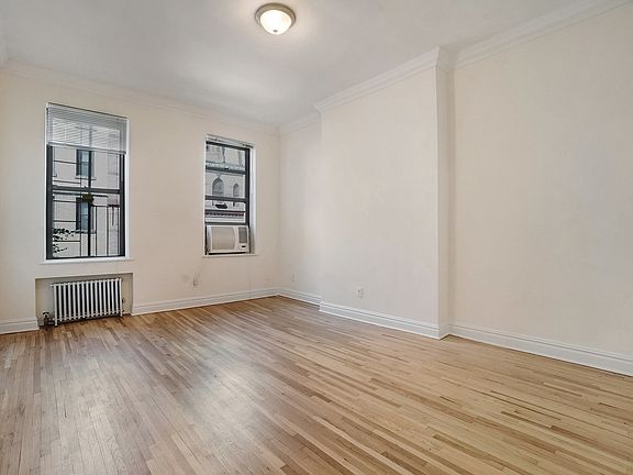 5th image of 210 E 83rd St APT 2A