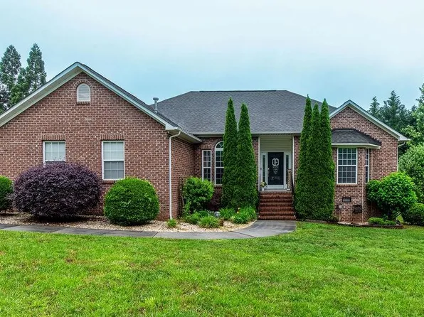 3021 Kamerin St, Randleman, NC 27317