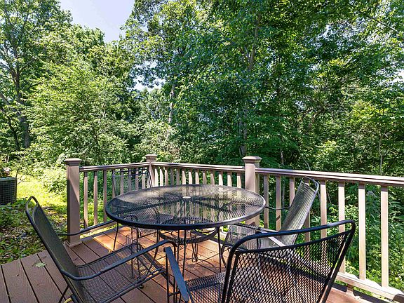 2nd image of 33 Thatcher Ln