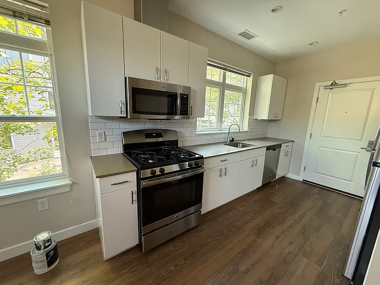 11 Alder St #2C — Photo 1