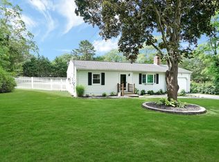 47 Sherwood Rd, Hampton Bays, NY 11946