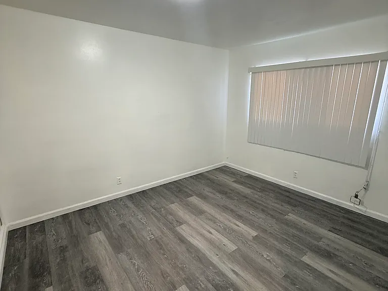 927 W Gage Ave #1 — Photo 13
