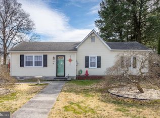 46 W Vine St, Gibbstown, NJ 08027