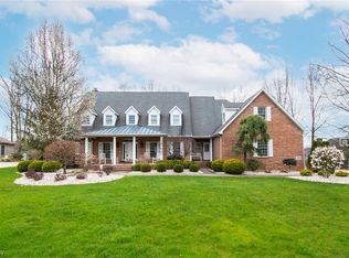 202 Timber Run Dr, Canfield, OH 44406