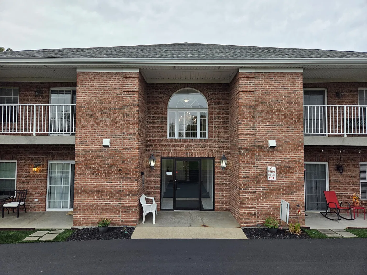 2 bed, 1145 sqft, $1,600 — Photo 1