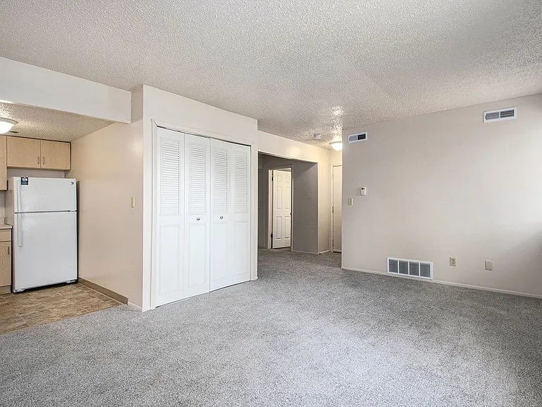 Old Farm Apartments — Photo 15
