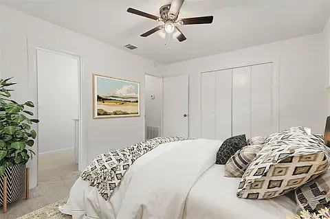 1411 W Shields Dr — Photo 15