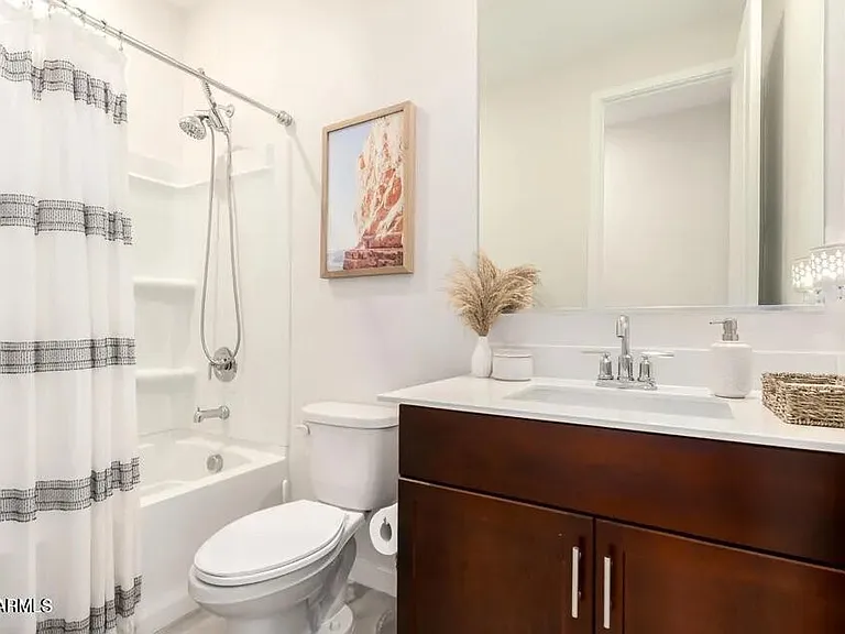 17404 W Sunnyslope Ln — Photo 10