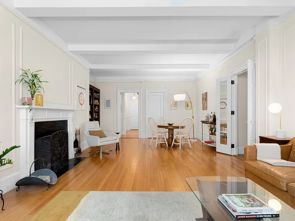 212 E 48th St APT 9A, Manhattan, NY 10017