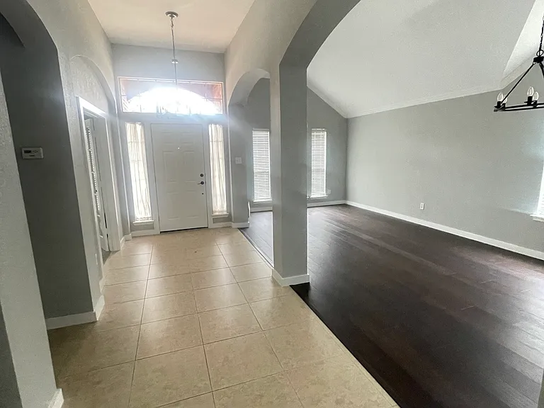 8375 Towne Bridge Dr — Photo 8