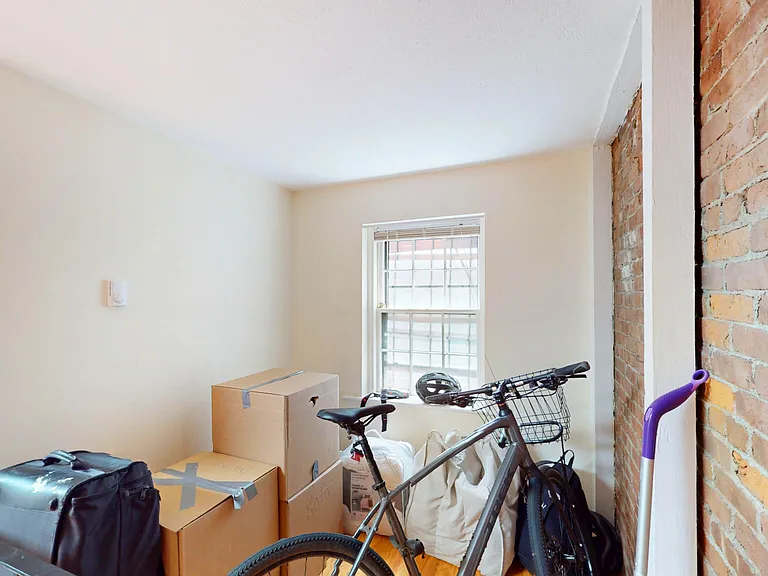 275 Marlborough St — Photo 10