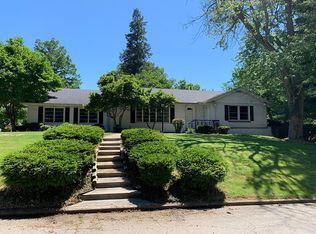 3 Ewing Pl, Decatur, IL 62522