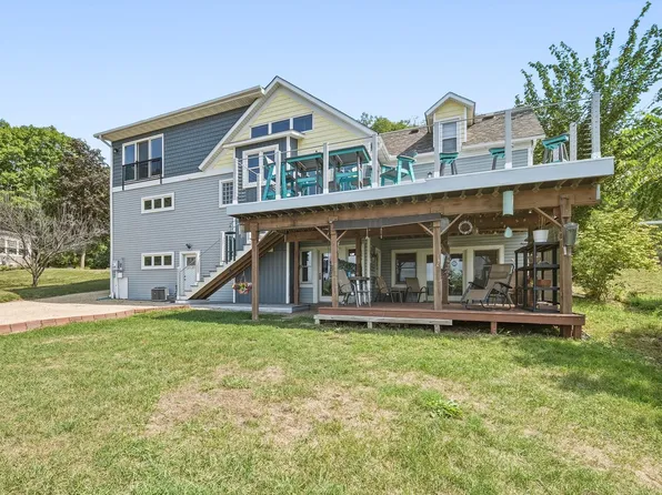 209 3rd St, Hudson, WI 54016
