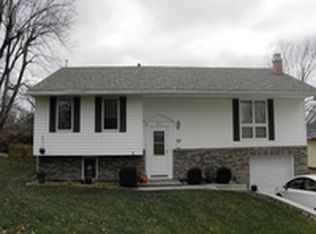 910 Woodland Dr, Centerville, IA 52544