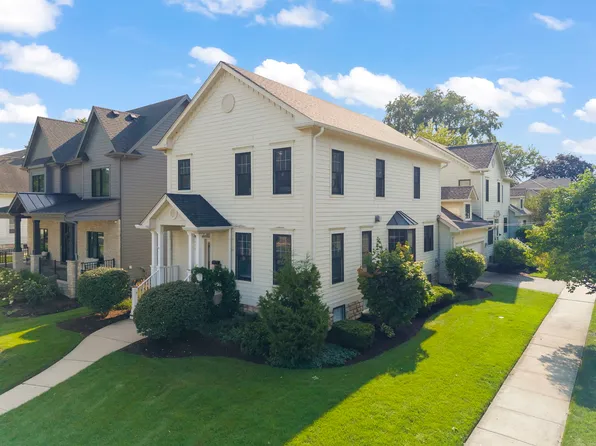 605 S Main St, Naperville, IL 60540