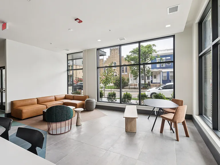 Park Morton Apartments — Photo 28