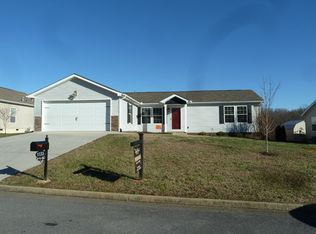 1135 Gregory Valley Dr, Sevierville, TN 37876