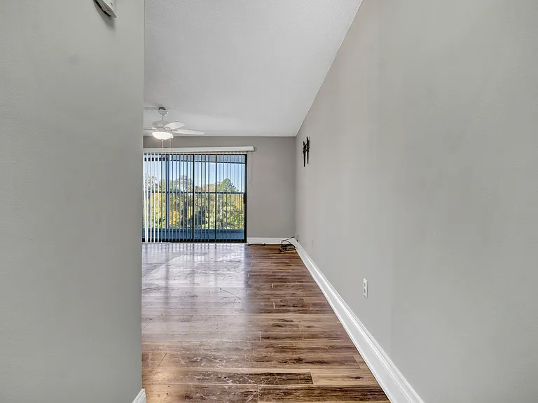 1825 Saint Julian Pl #9-B — Photo 6