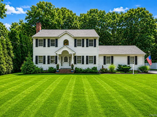 1075 Ships Drive, Southold, NY 11971