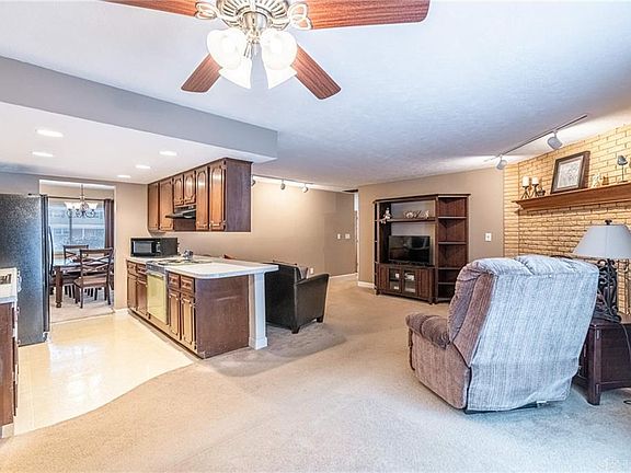 3rd image of 5601 King Arthur Dr