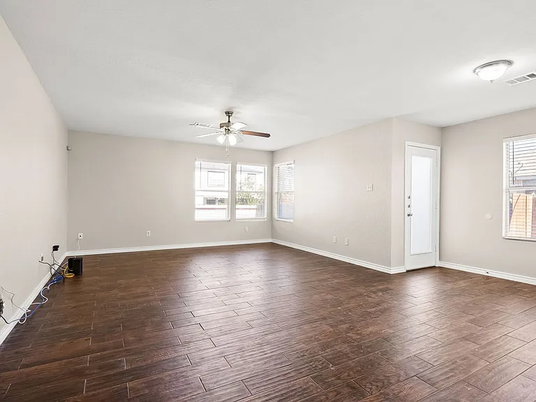 2409 Riley Dr — Photo 14