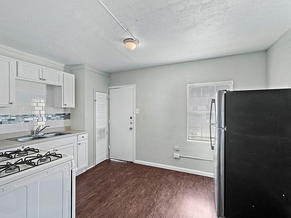 4th image of 806 3rd Ave N APT 8