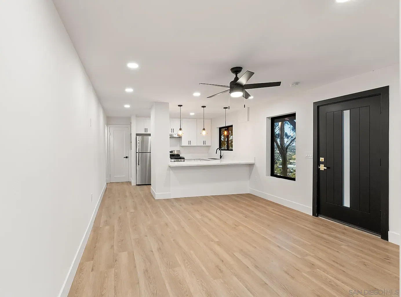 2366 Almeria Ct — Photo 3