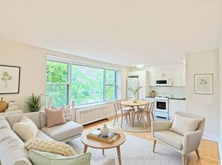 1545 Bathurst St #110-C03, Toronto, ON M5P 3H6